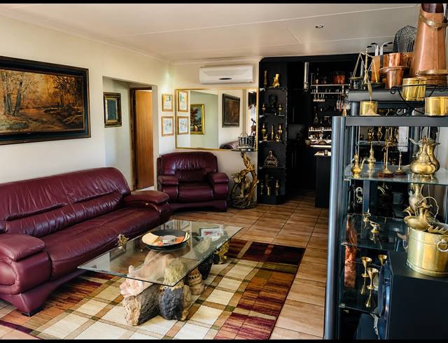 5 BEDROOM FREESTANDING FOR SALE IN VANDERBIJLPARK SE 1
